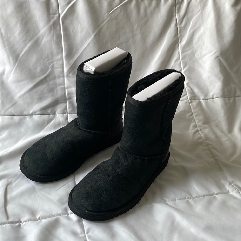 Authentic Ugg Classic Short Boots size 6 Black